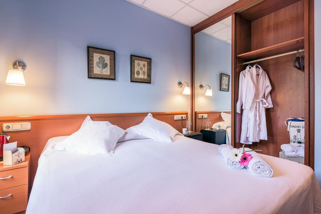 Pension Ab Domini San Sebastian Exterior photo